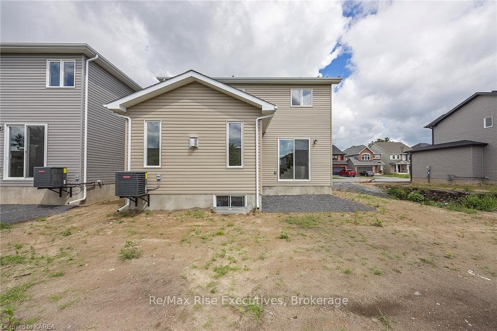 1393 MONARCH Drive photo 32