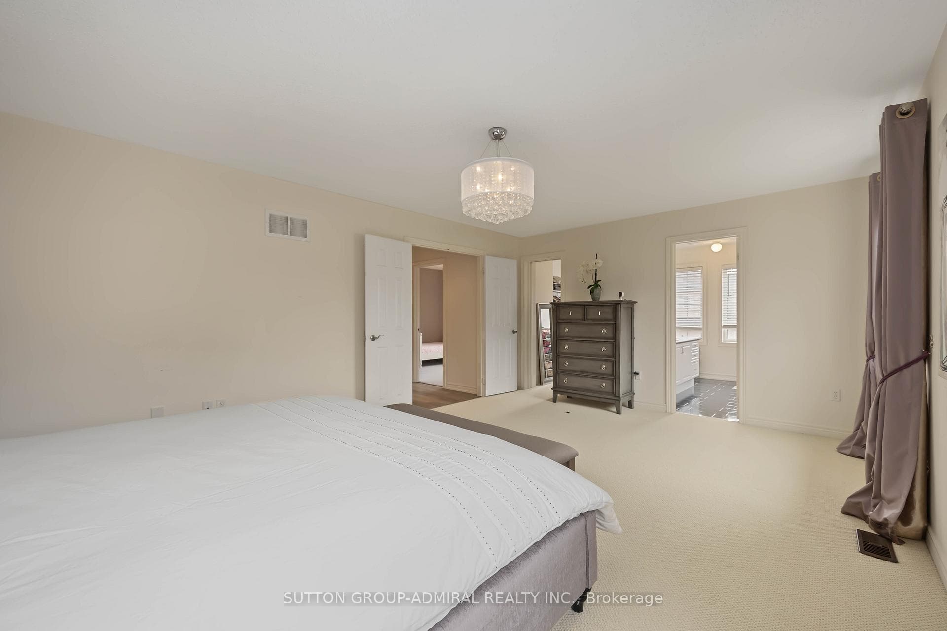 1046 Blackhall Crescent photo 24