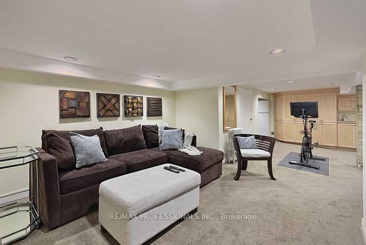 301 Beresford Avenue photo 29