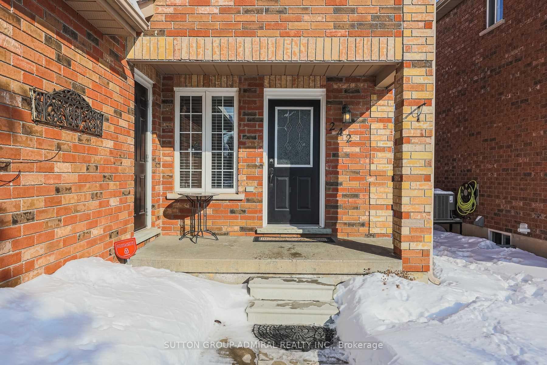 242 Mapleton Avenue photo 2