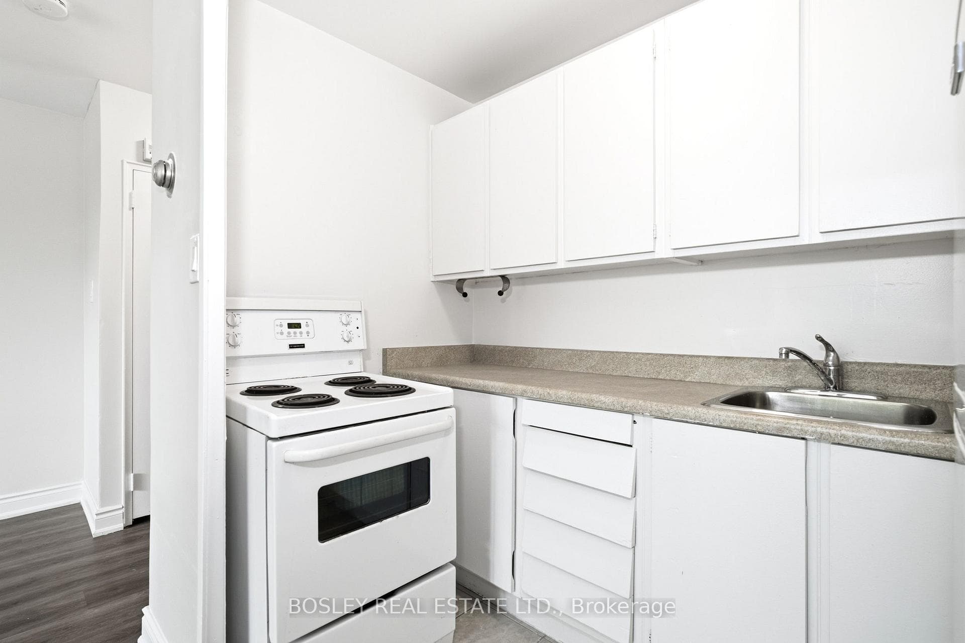 85 Lawton Boulevard Unit 403 photo 10