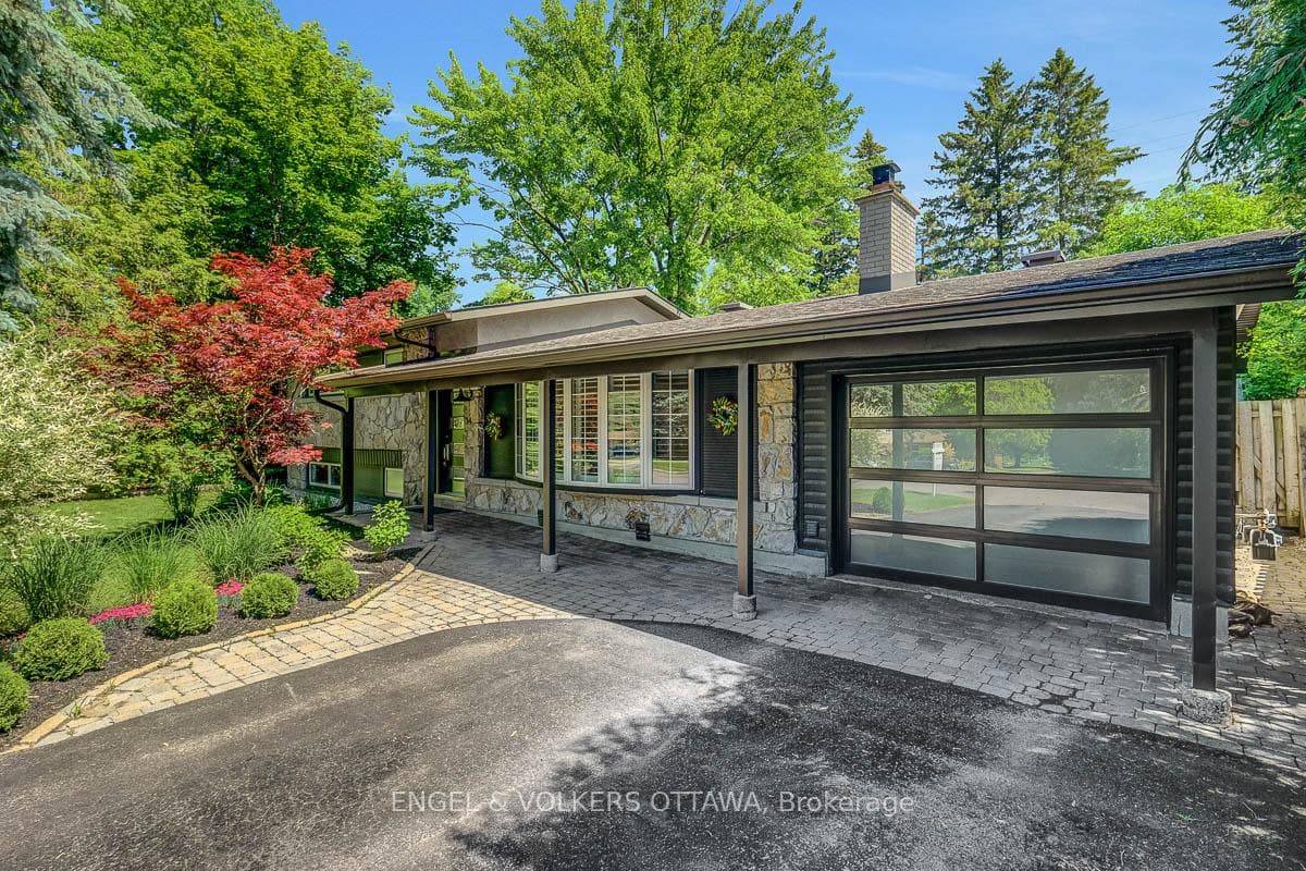 54 Qualicum Street photo 3