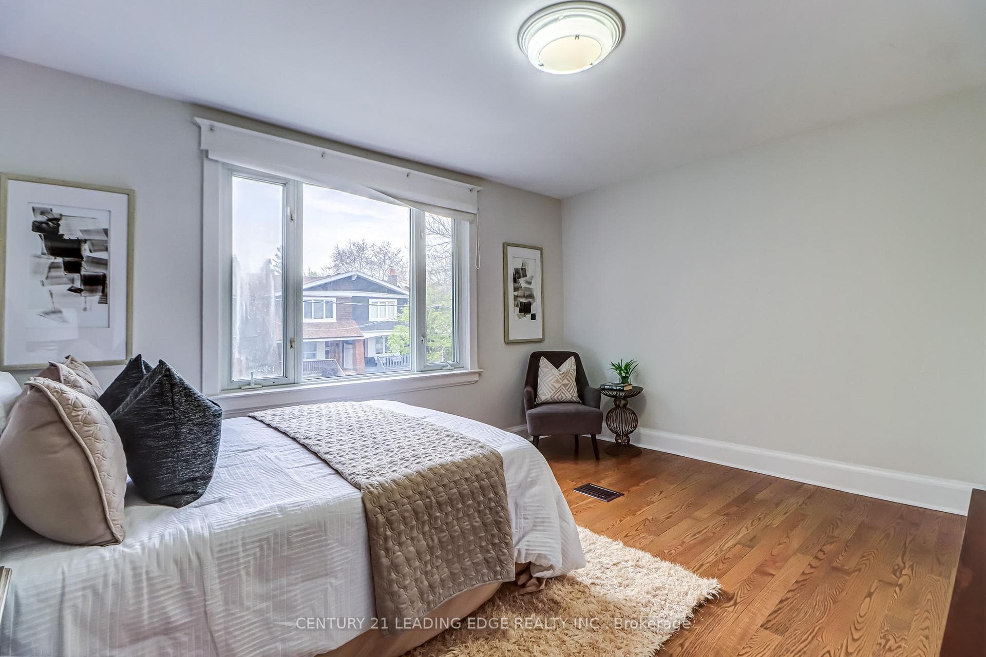 267 Glebeholme Boulevard photo 19
