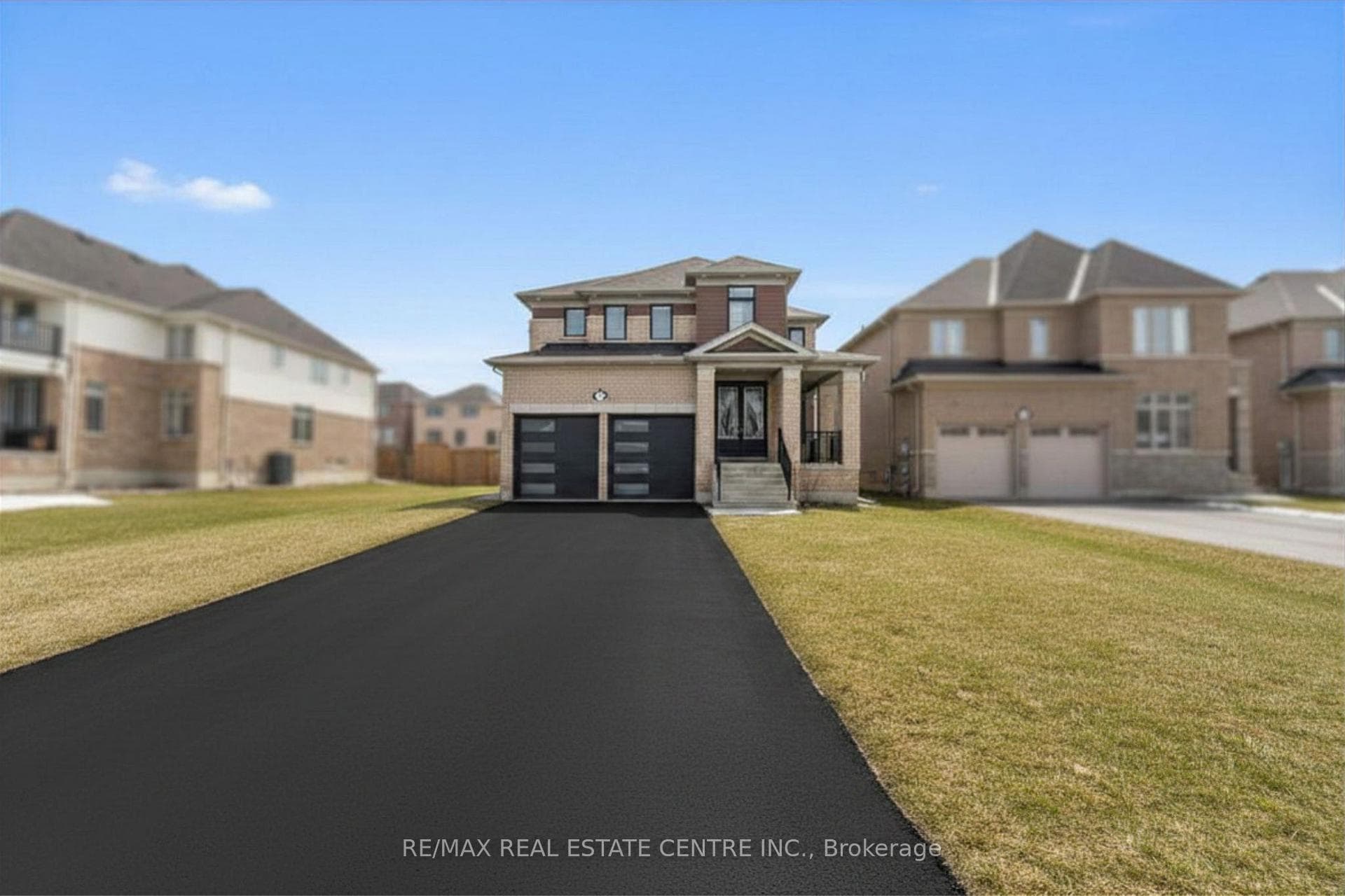 112 Bluebird Boulevard photo 1