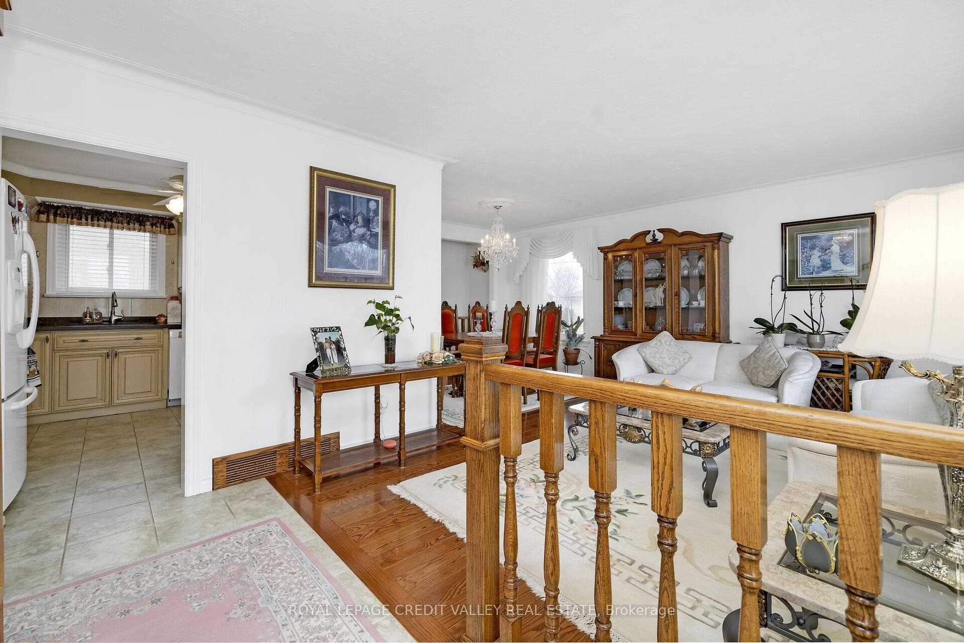 13 Bairstow Crescent photo 6
