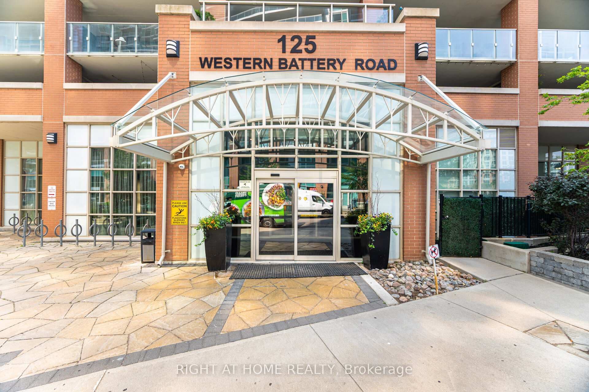 125 Western Battery Road Unit 1112 photo 2