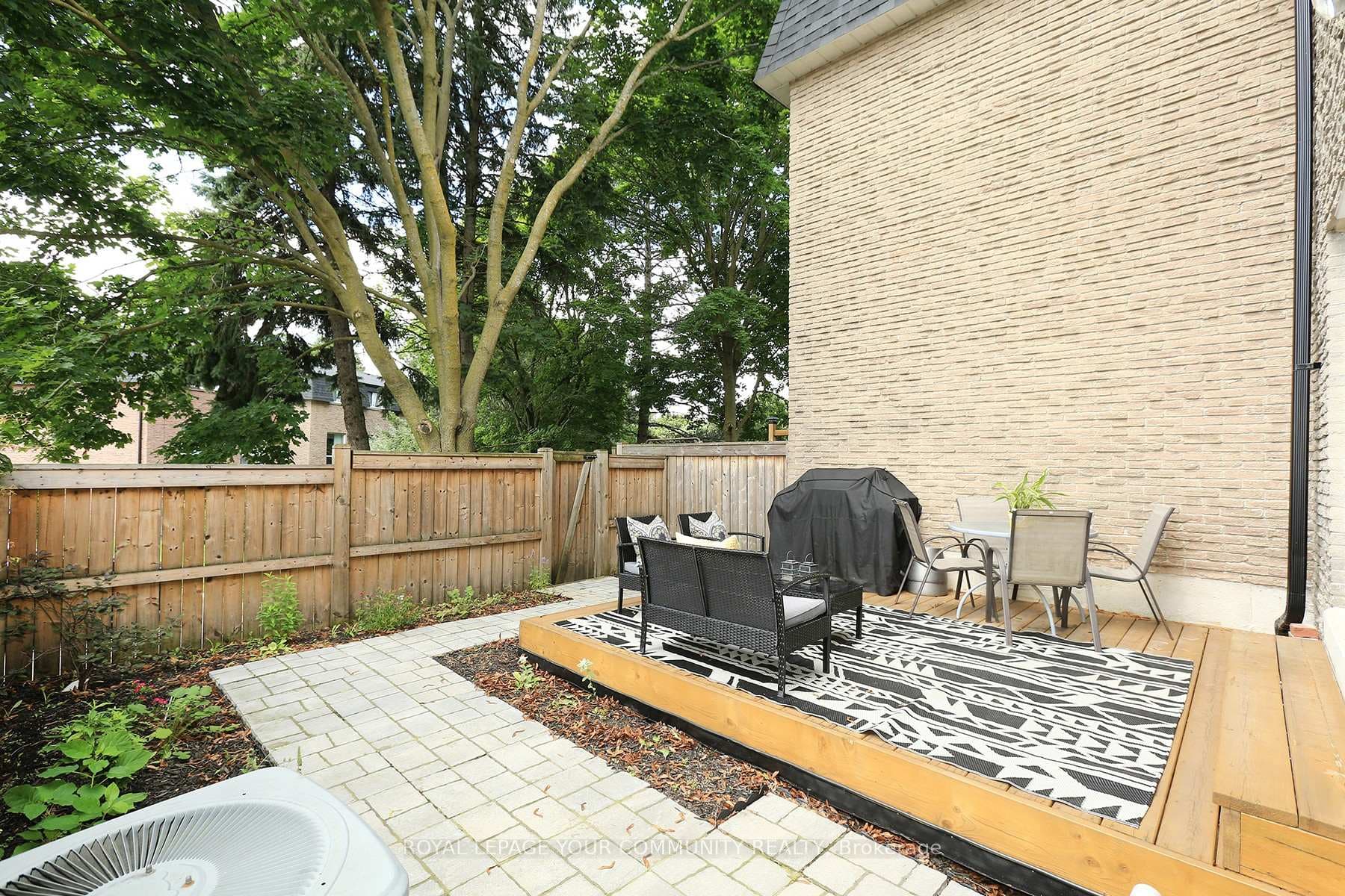 54 Henderson Drive photo 33