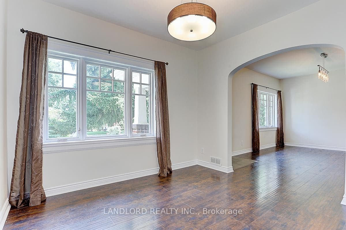 64 Shaver Avenue photo 9