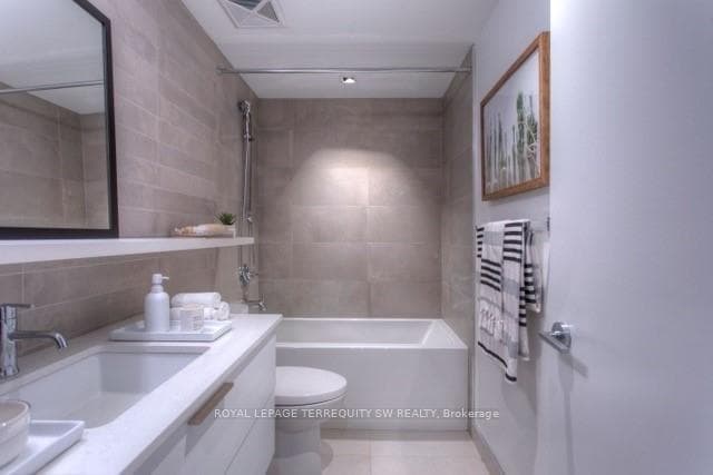 501 Adelaide Street Unit 1304 photo 7