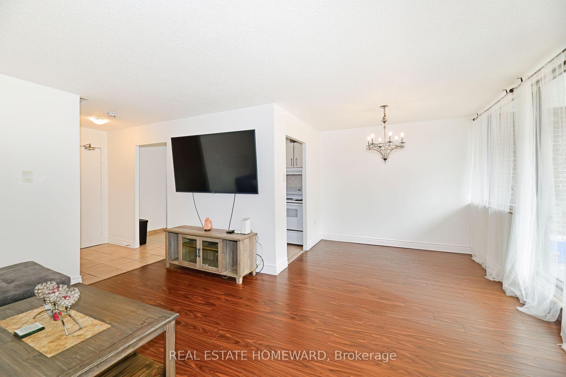 4060 Lawrence Avenue Unit 206 photo 7