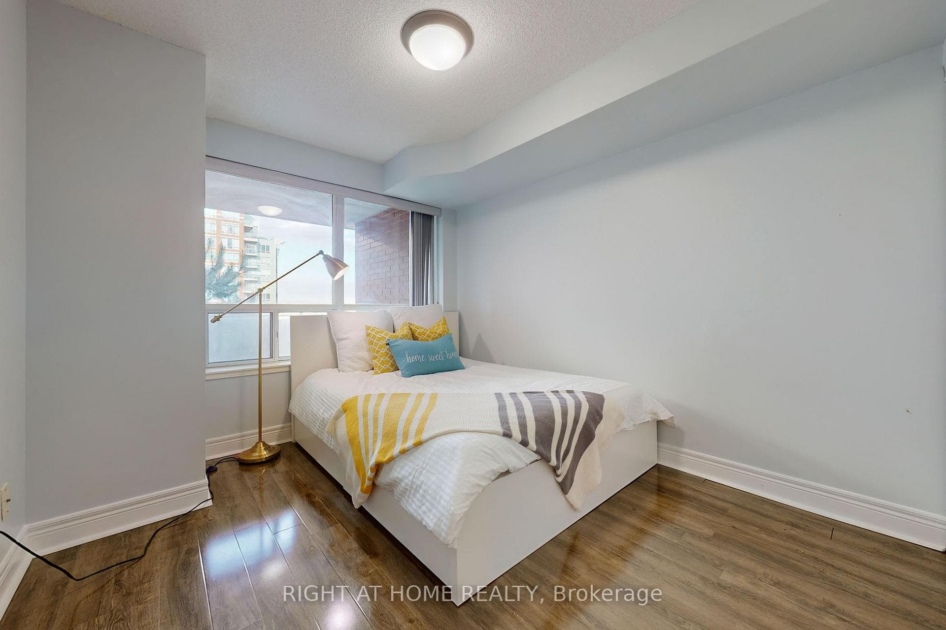 48 SUNCREST Boulevard Unit 503 photo 8