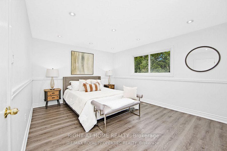 560 Bristol Road photo 13