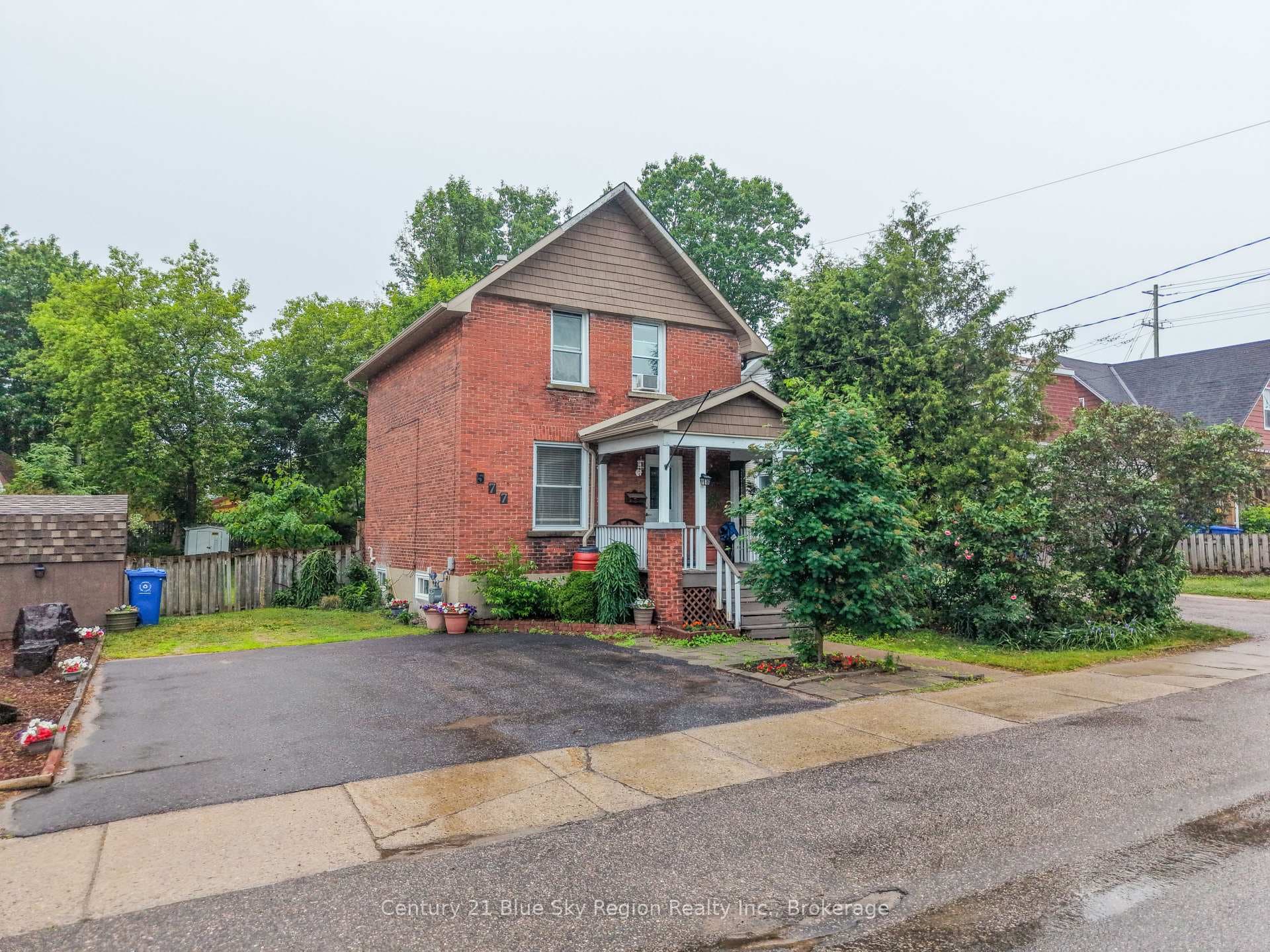 577 O'Brien Street photo 1