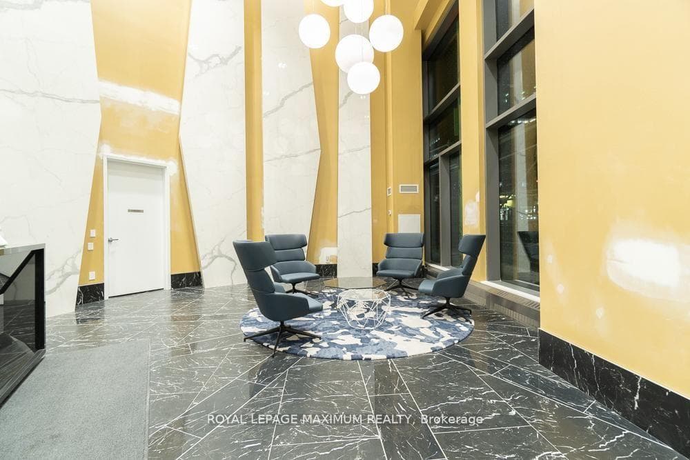 70 Princess Street Unit 2015 E photo 24