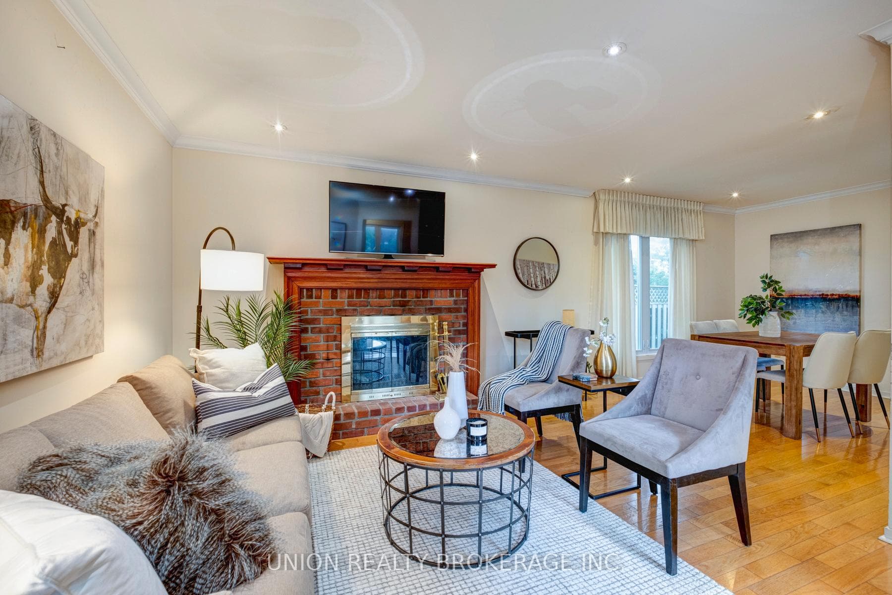 74 Coalport Drive photo 1