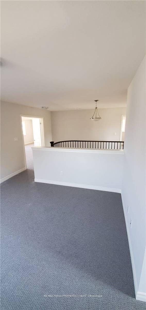 7 Darling Avenue photo 8