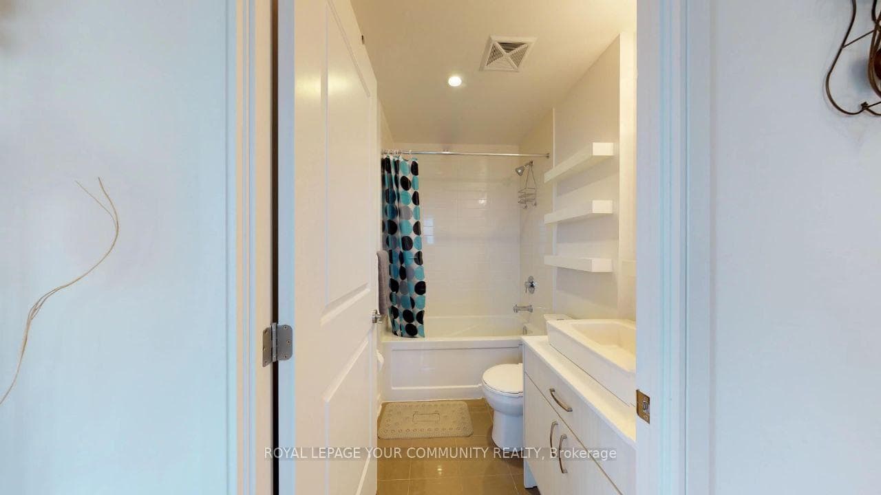 9201 Yonge Street Unit 2004 photo 23
