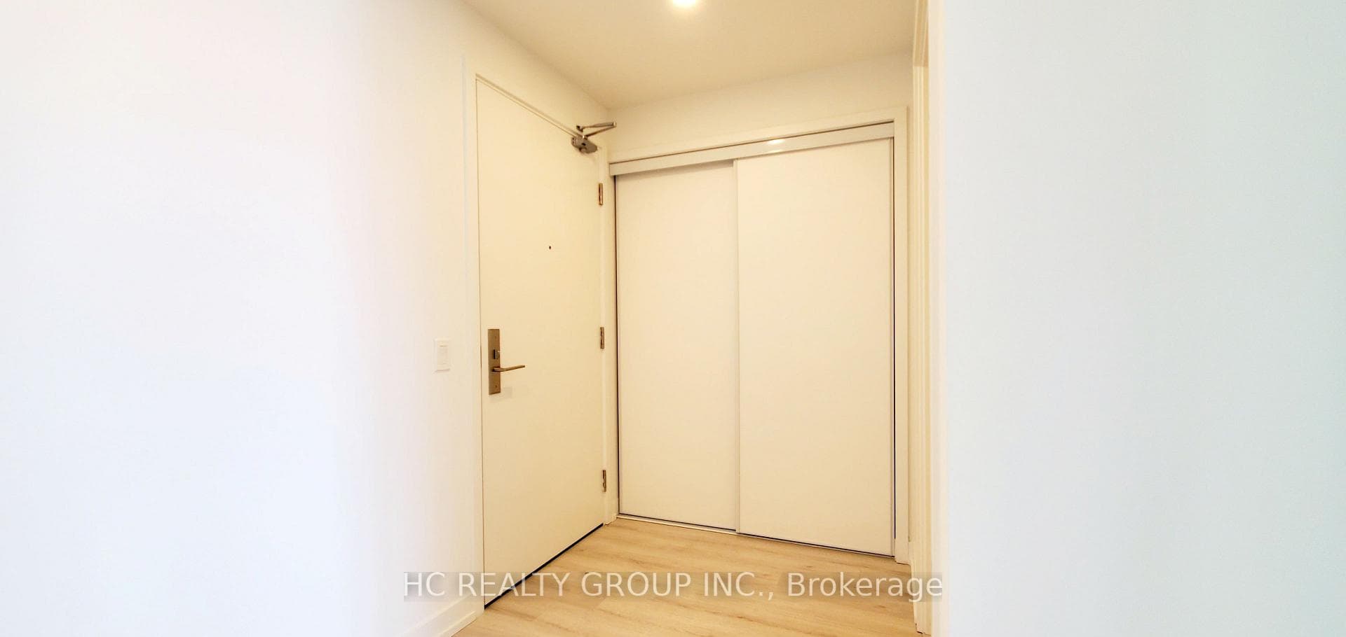 33 Helendale Avenue Unit 2205 photo 2