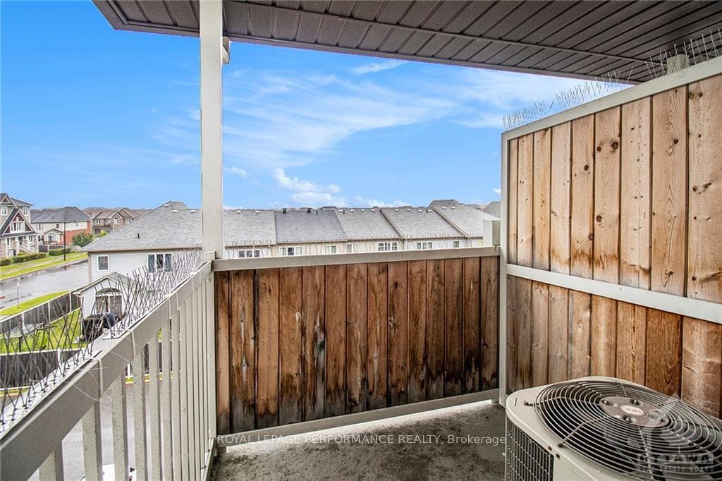 772 LAKERIDGE Drive photo 16