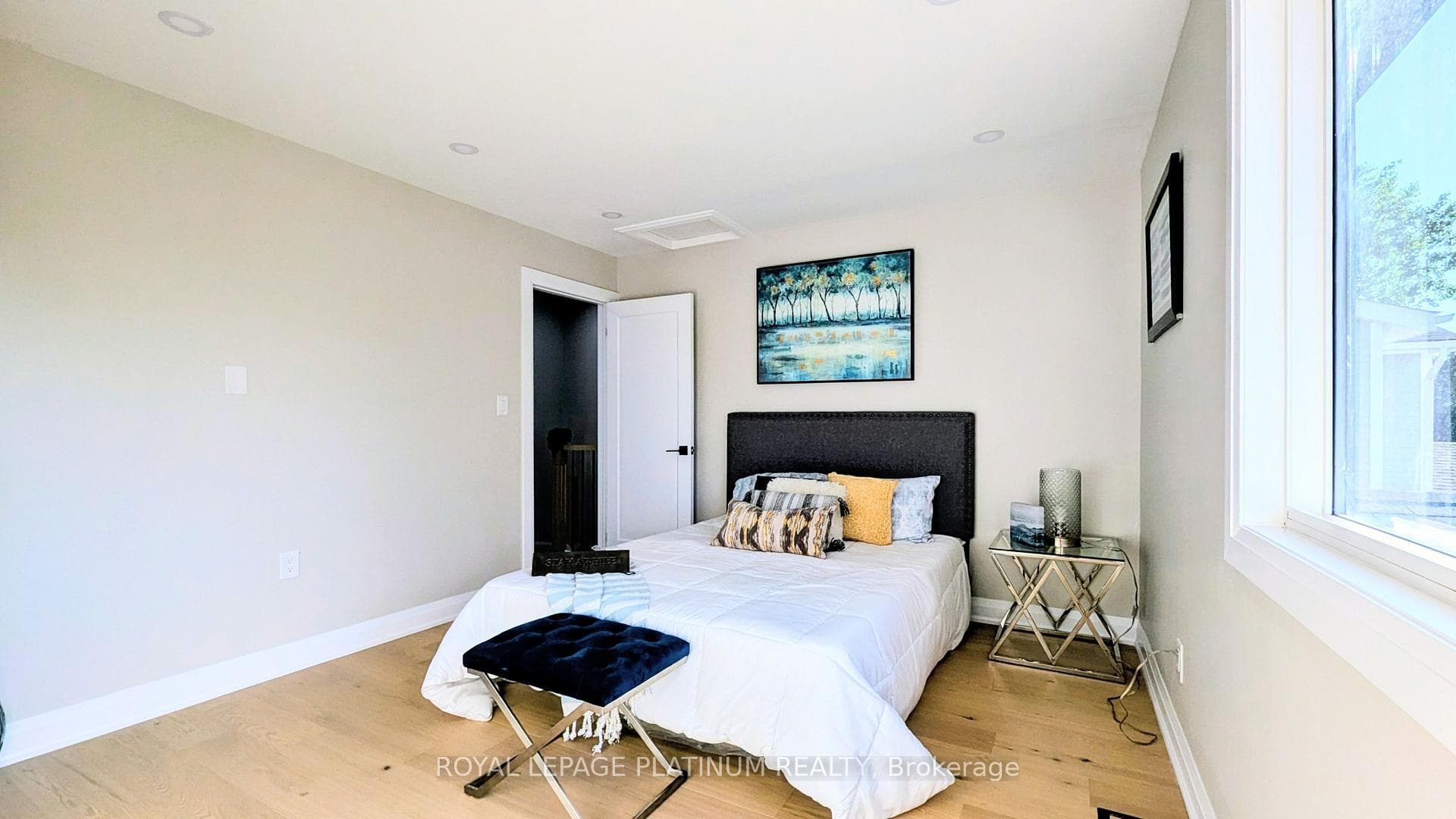33 Greene Drive photo 17