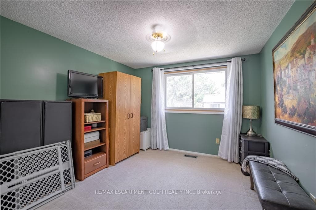 3 Vincent Court photo 23