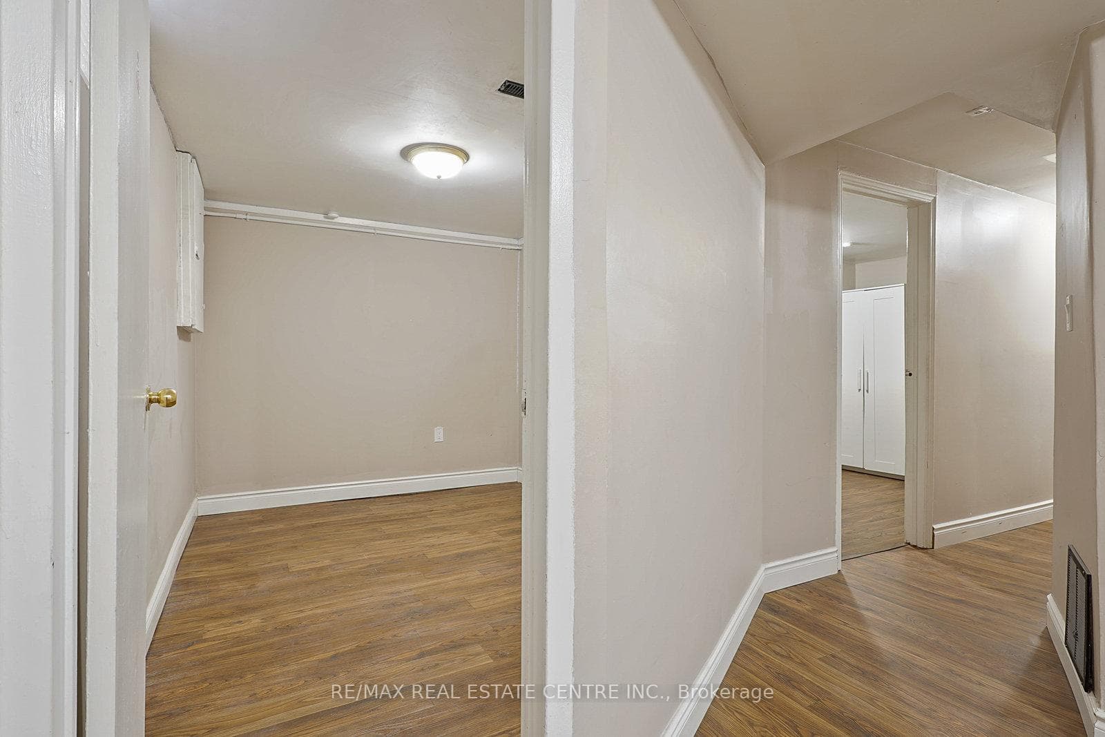 89 Forsythia Road Unit Lower photo 19