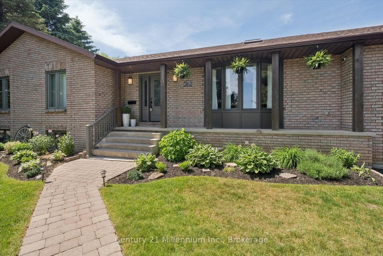 4 Blackburn Avenue photo 7