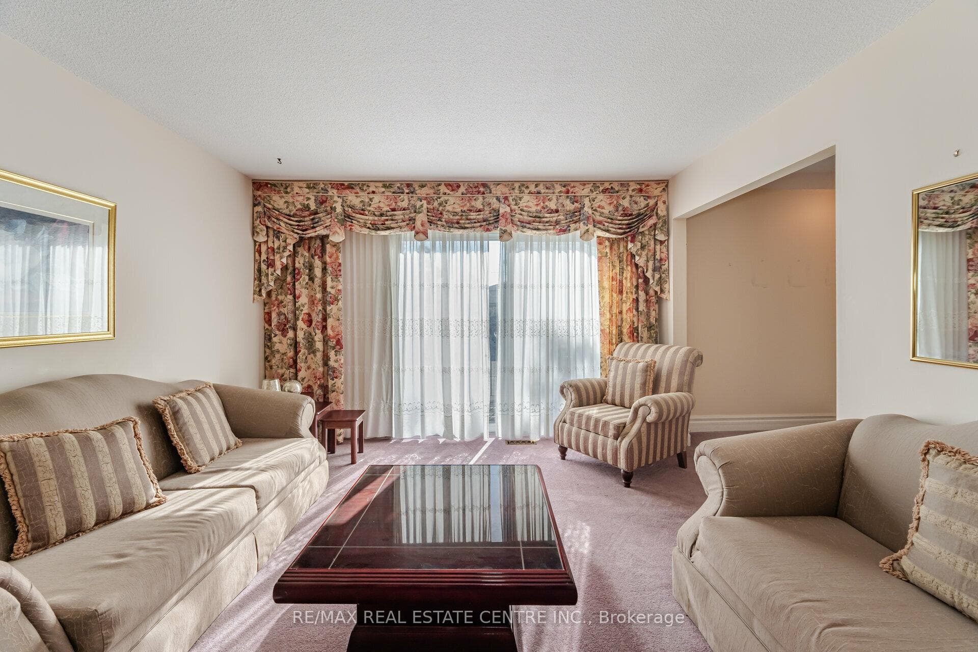 32 Jade Crescent photo 12