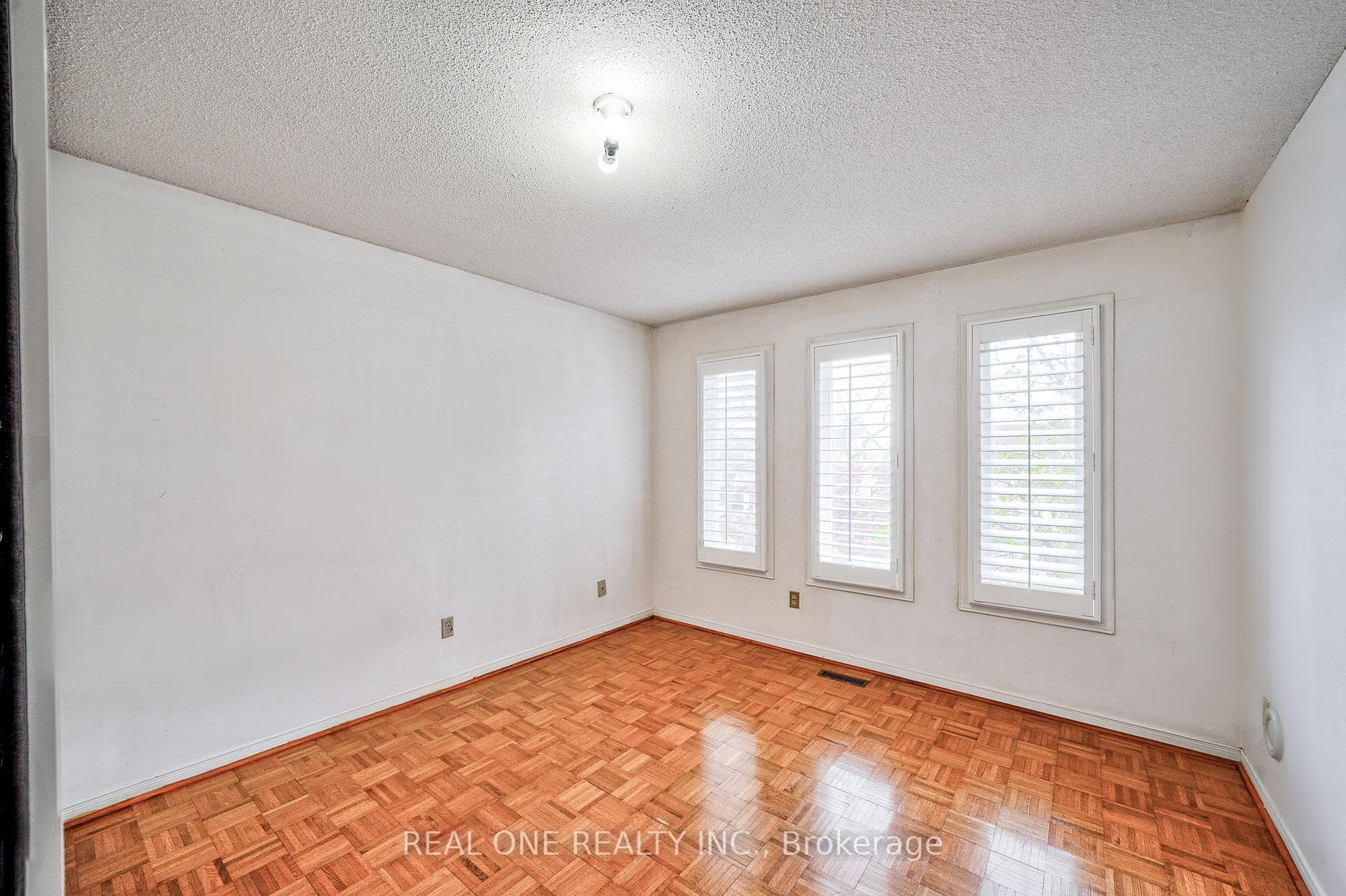 12 Burt Drive photo 31