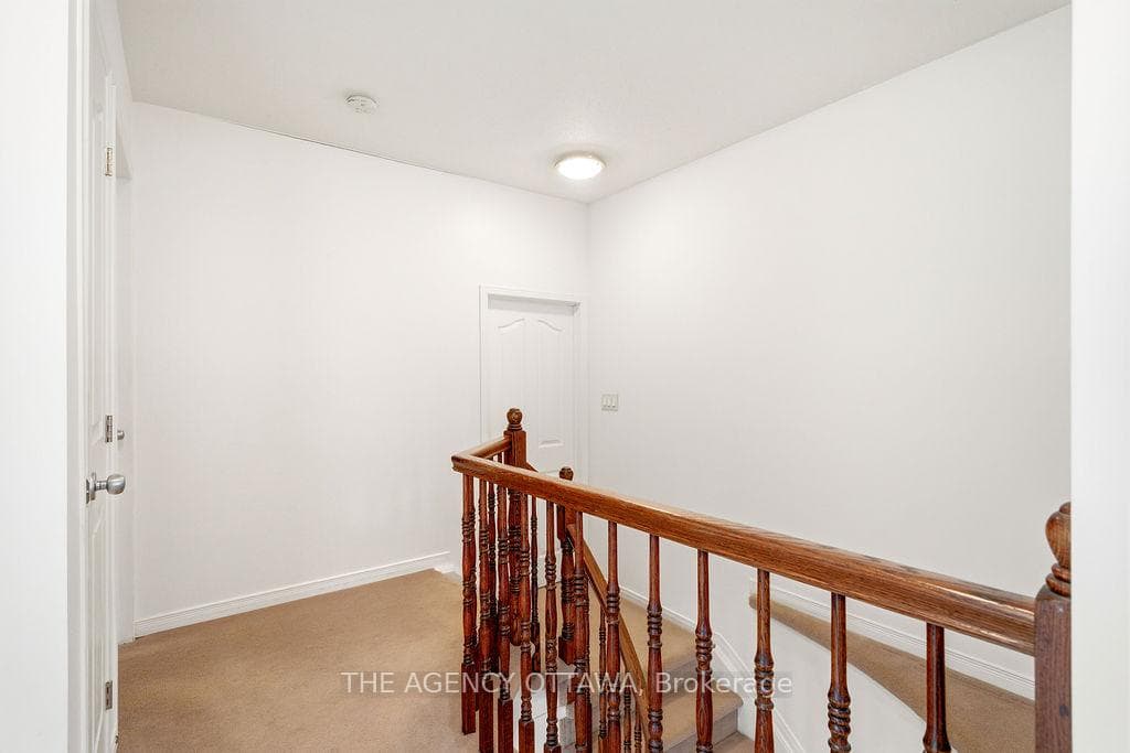 555 Aberfoyle Circle photo 27