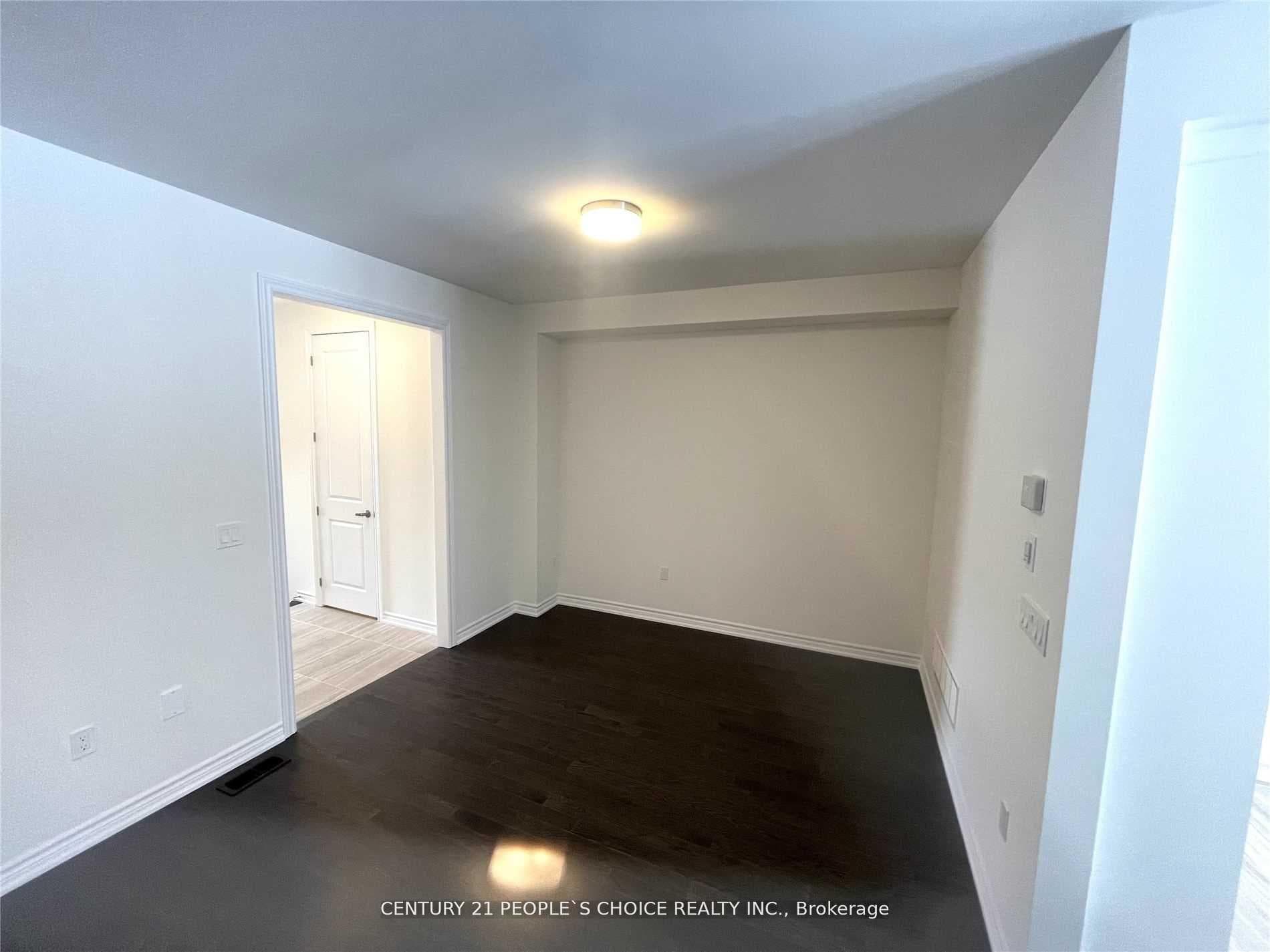 1471 Blackmore Street photo 8