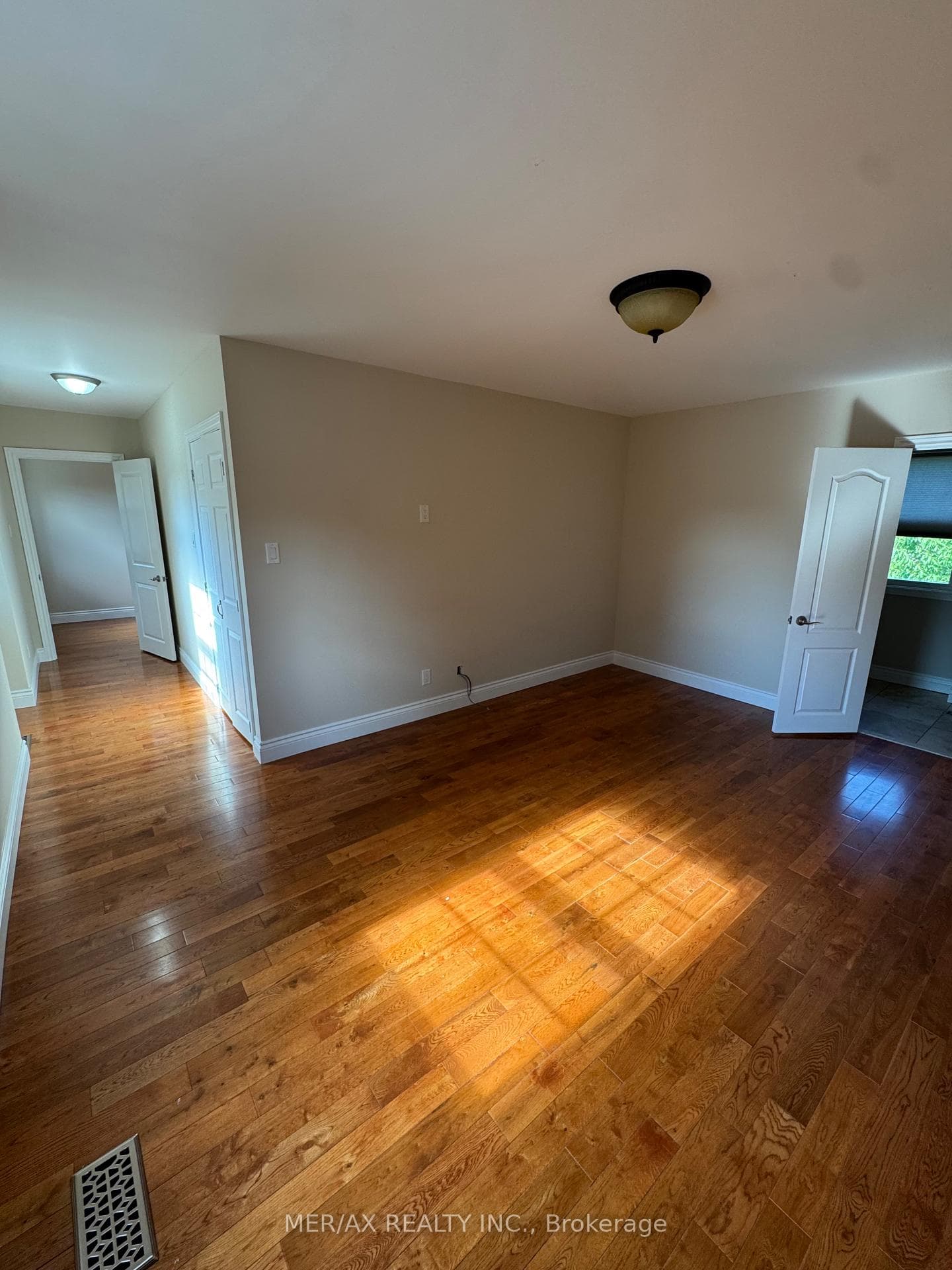19 Valloncliffe Road photo 21
