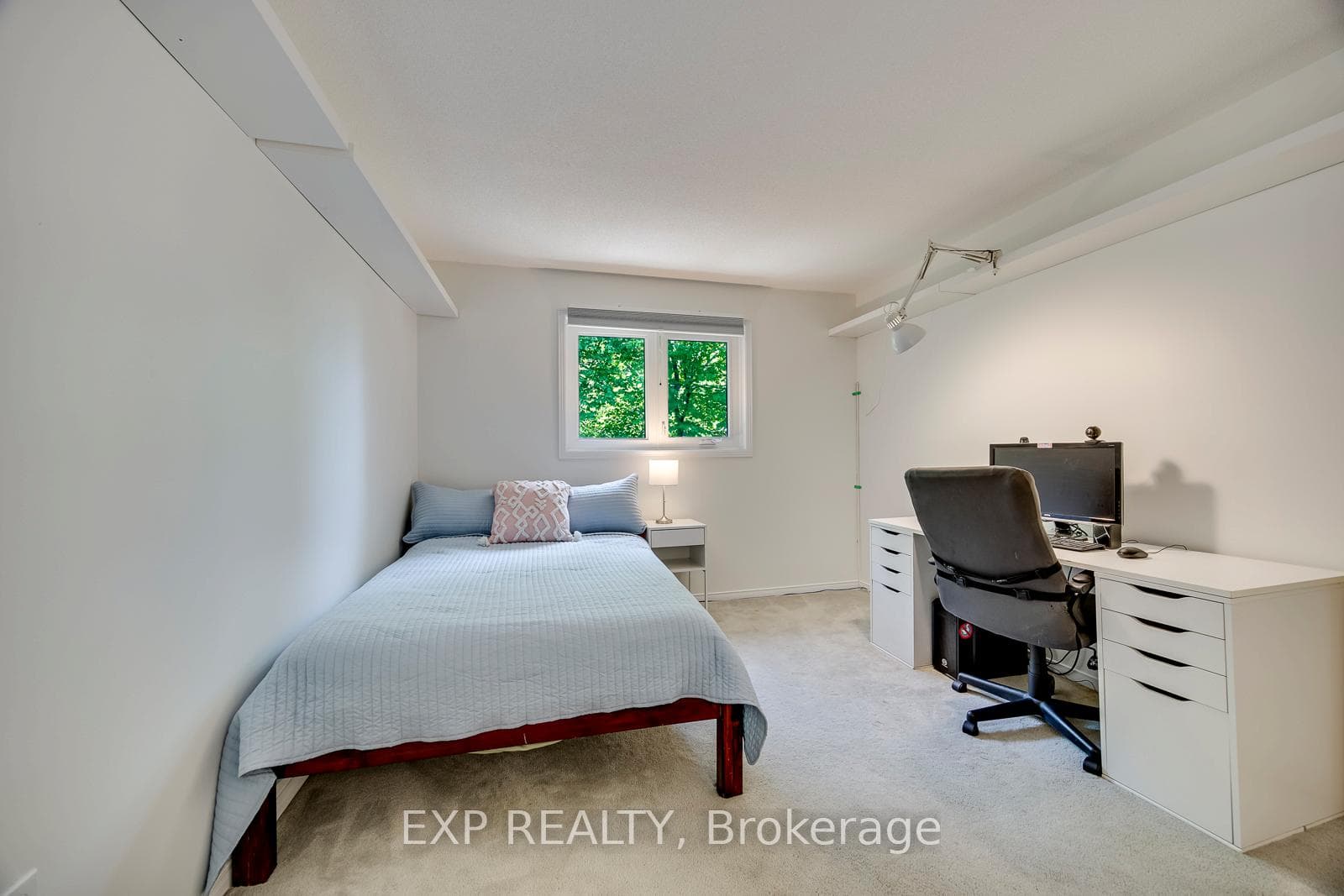 20 London Lane photo 31