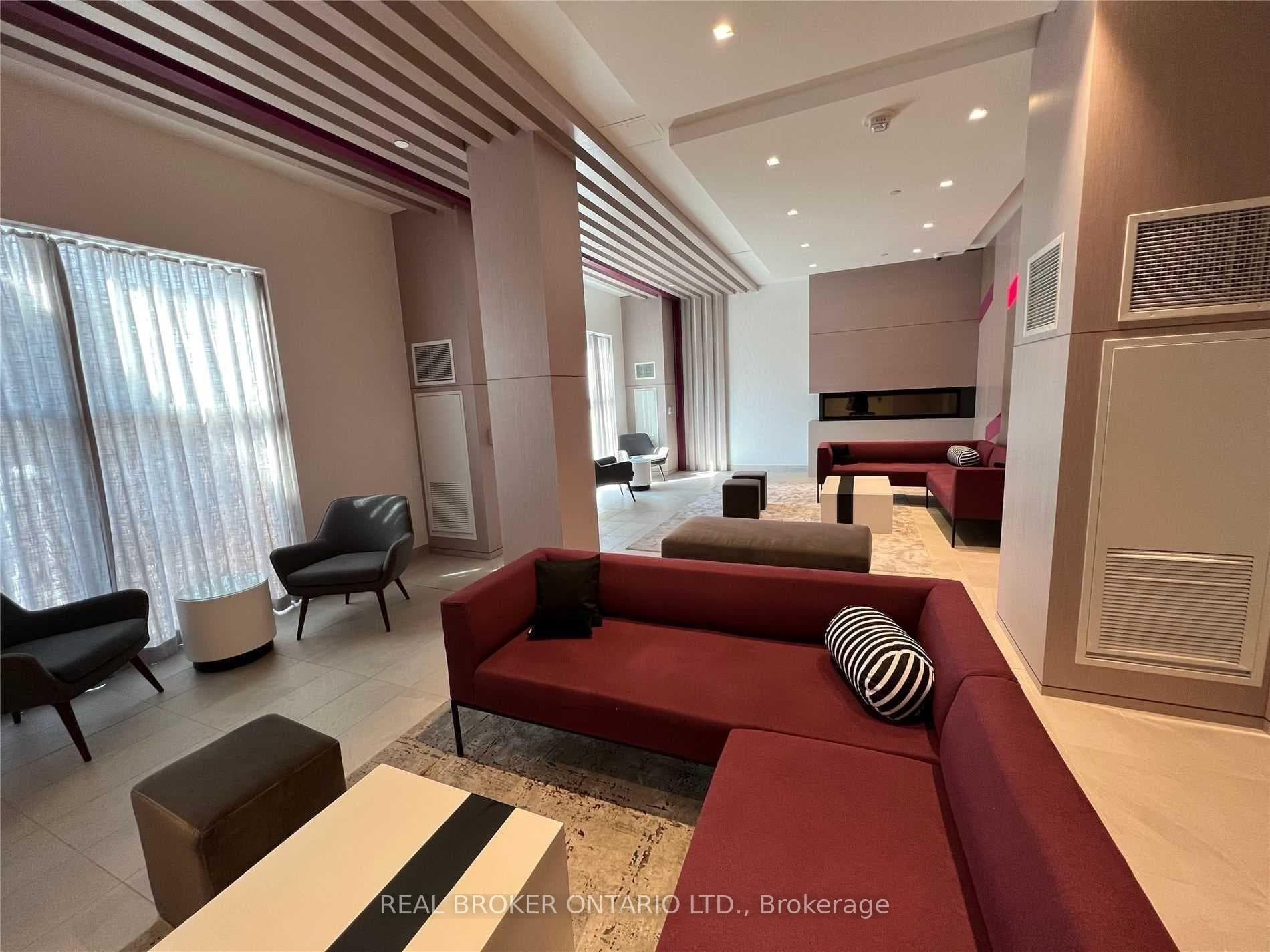 2301 Danforth Avenue Unit 316 photo 3