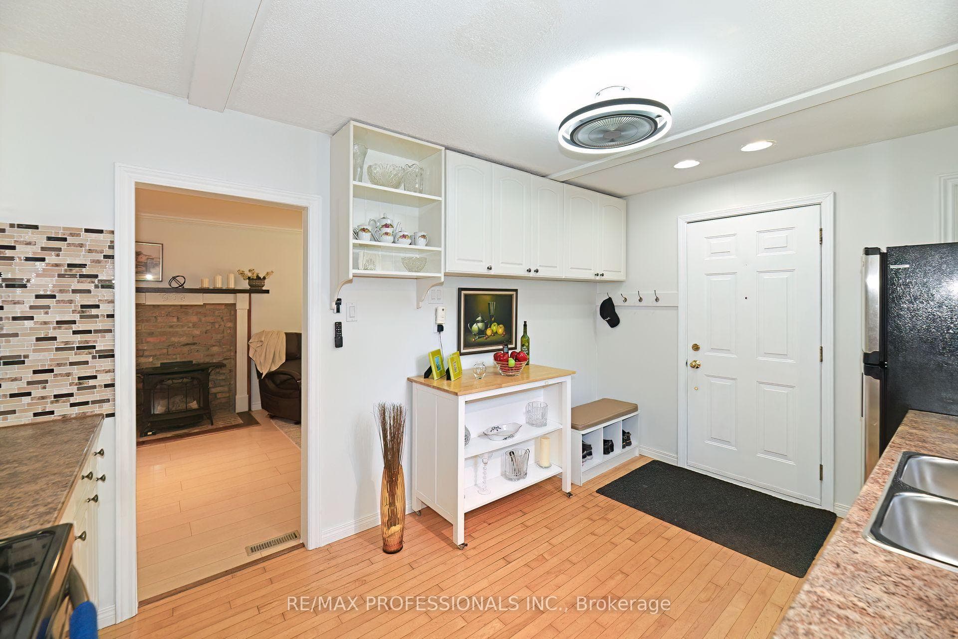 99 Burlingame Road photo 12