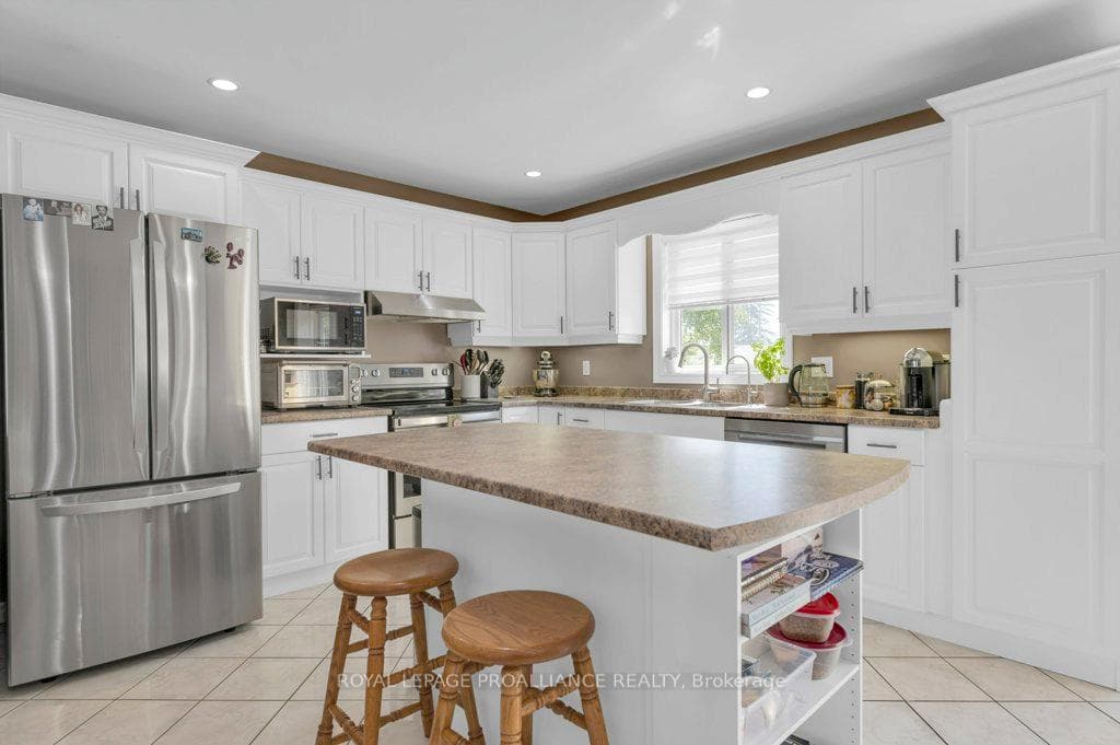 12 Stonegate Crescent photo 14