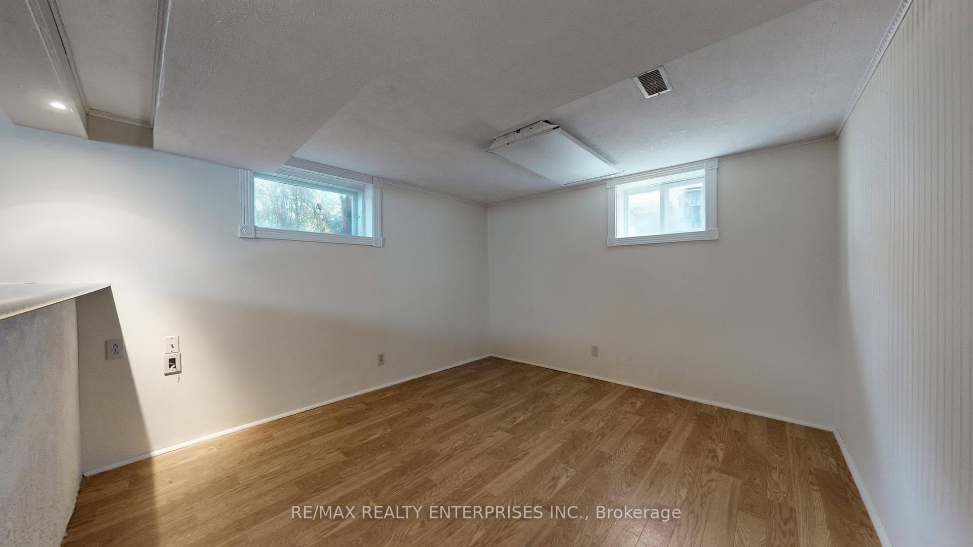 144 Strathnairn Avenue photo 22
