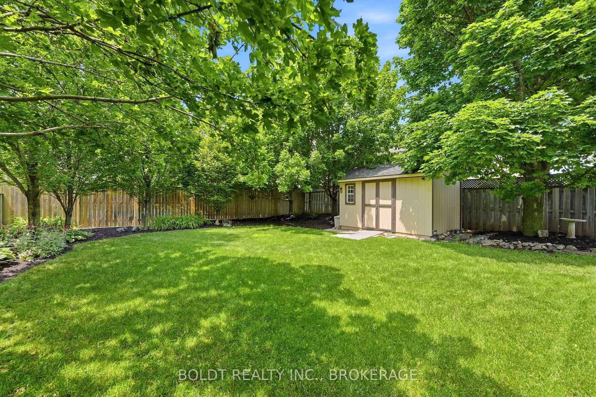 22 Graves Crescent photo 38