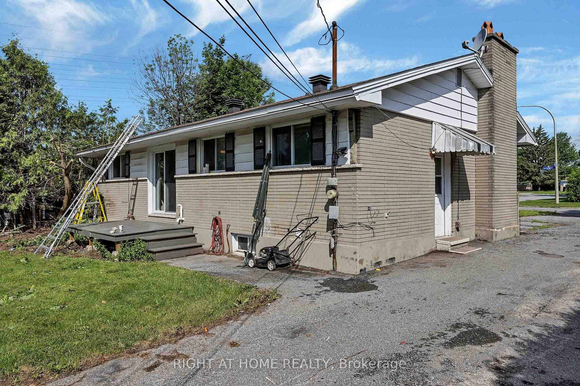 24 Largo Crescent photo 47