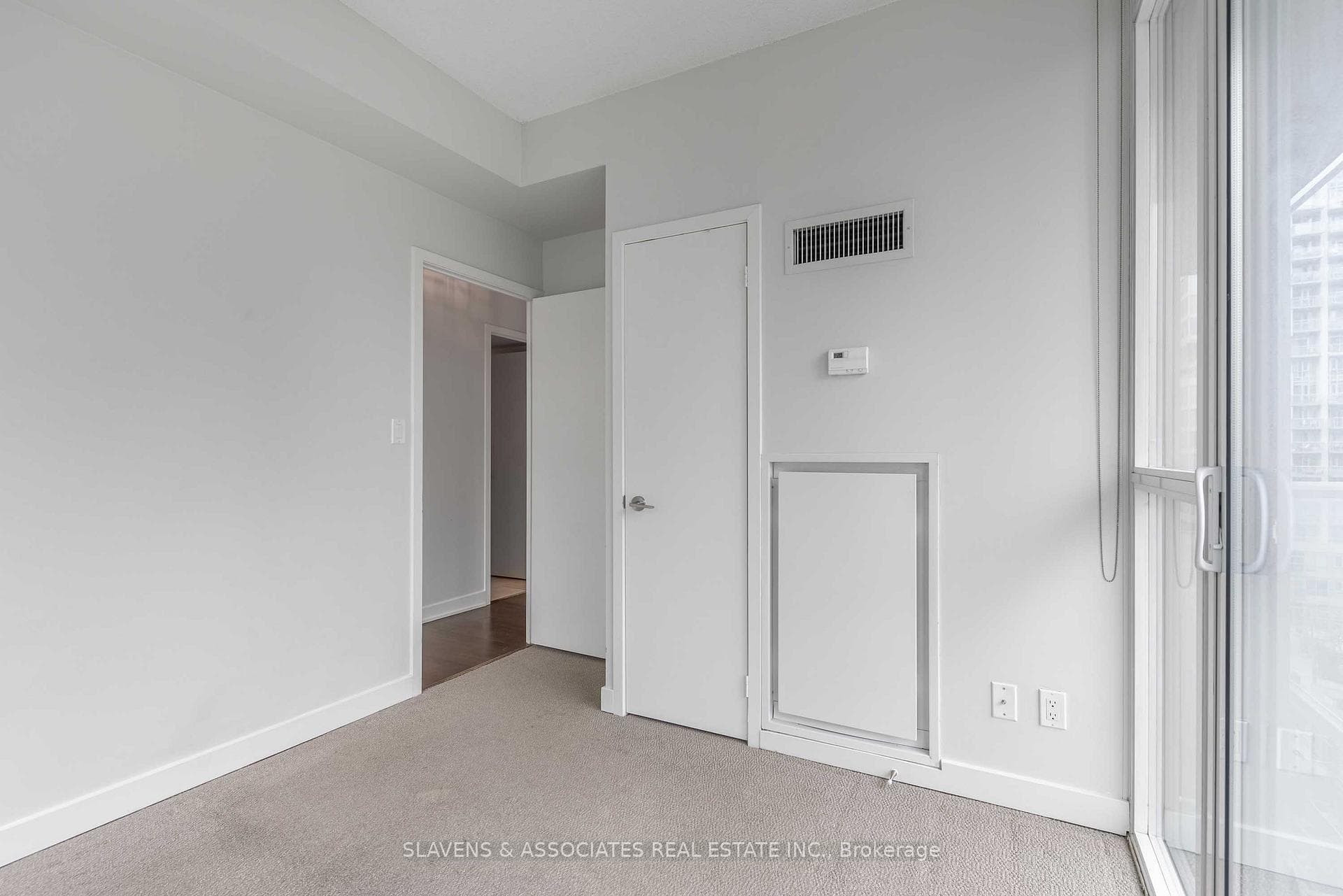 126 Simcoe Street Unit 1407 photo 22