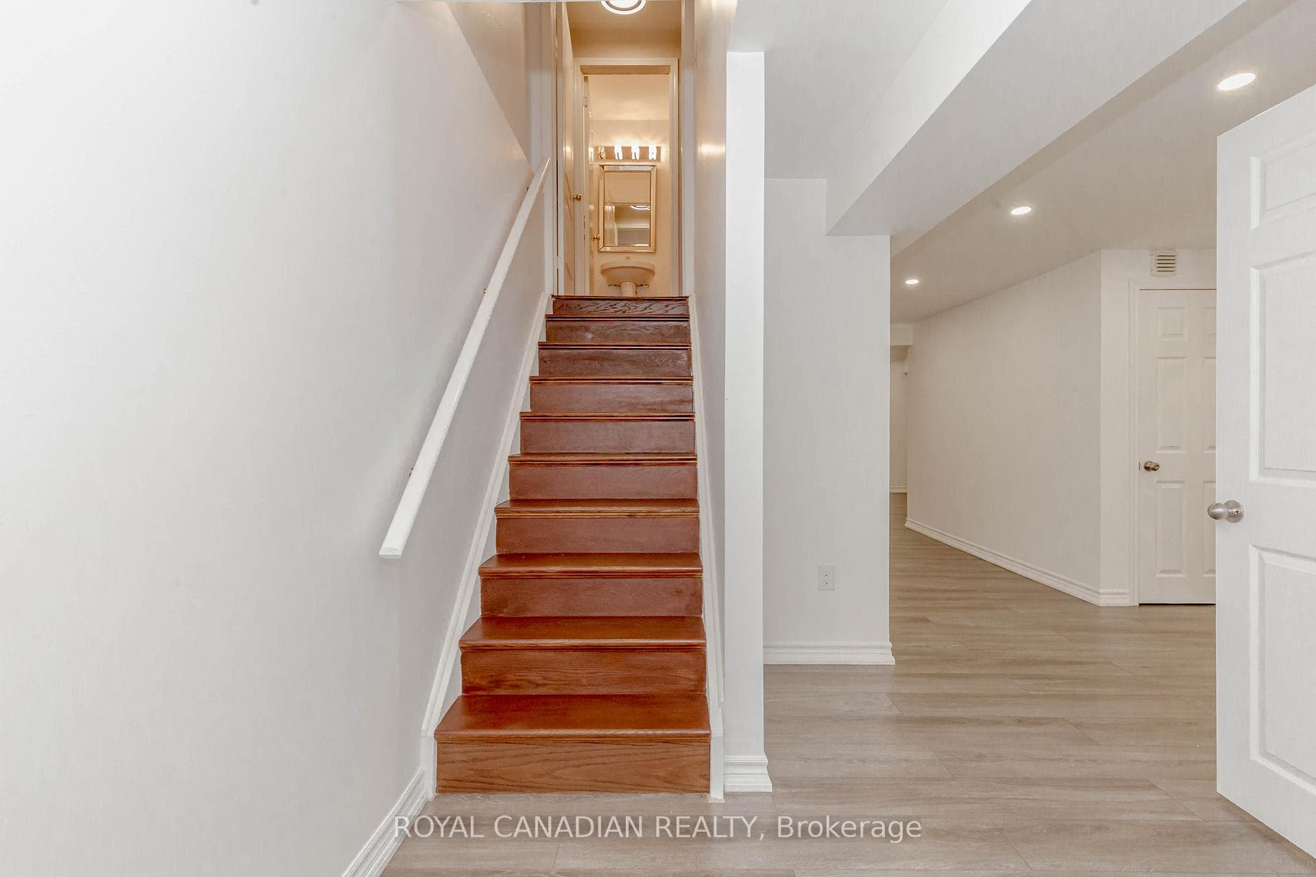2543 Nettlecreek Crescent photo 29