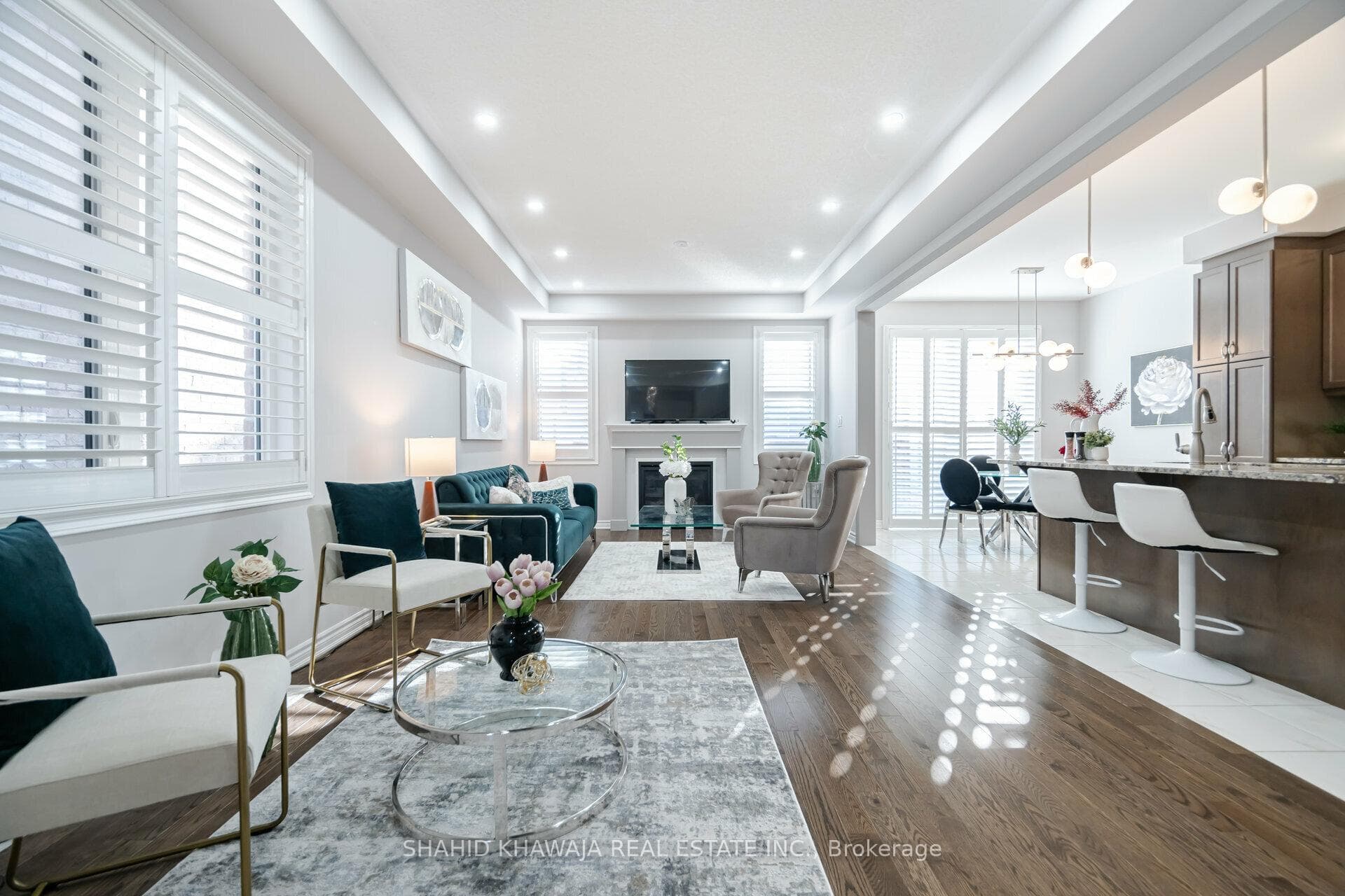 1300 Basswood Crescent photo 7
