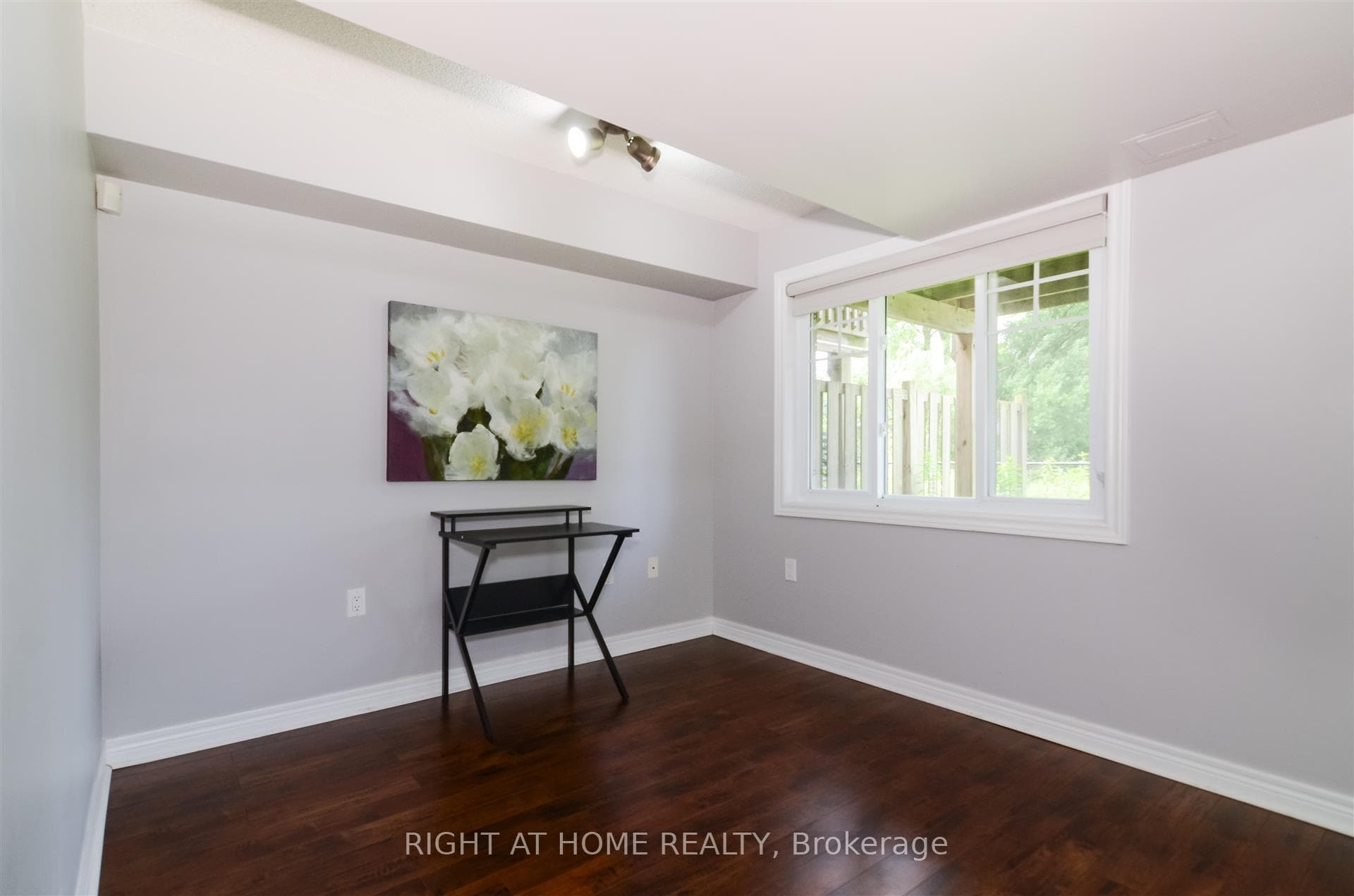 60 Cloverleaf Drive Unit 21 photo 18