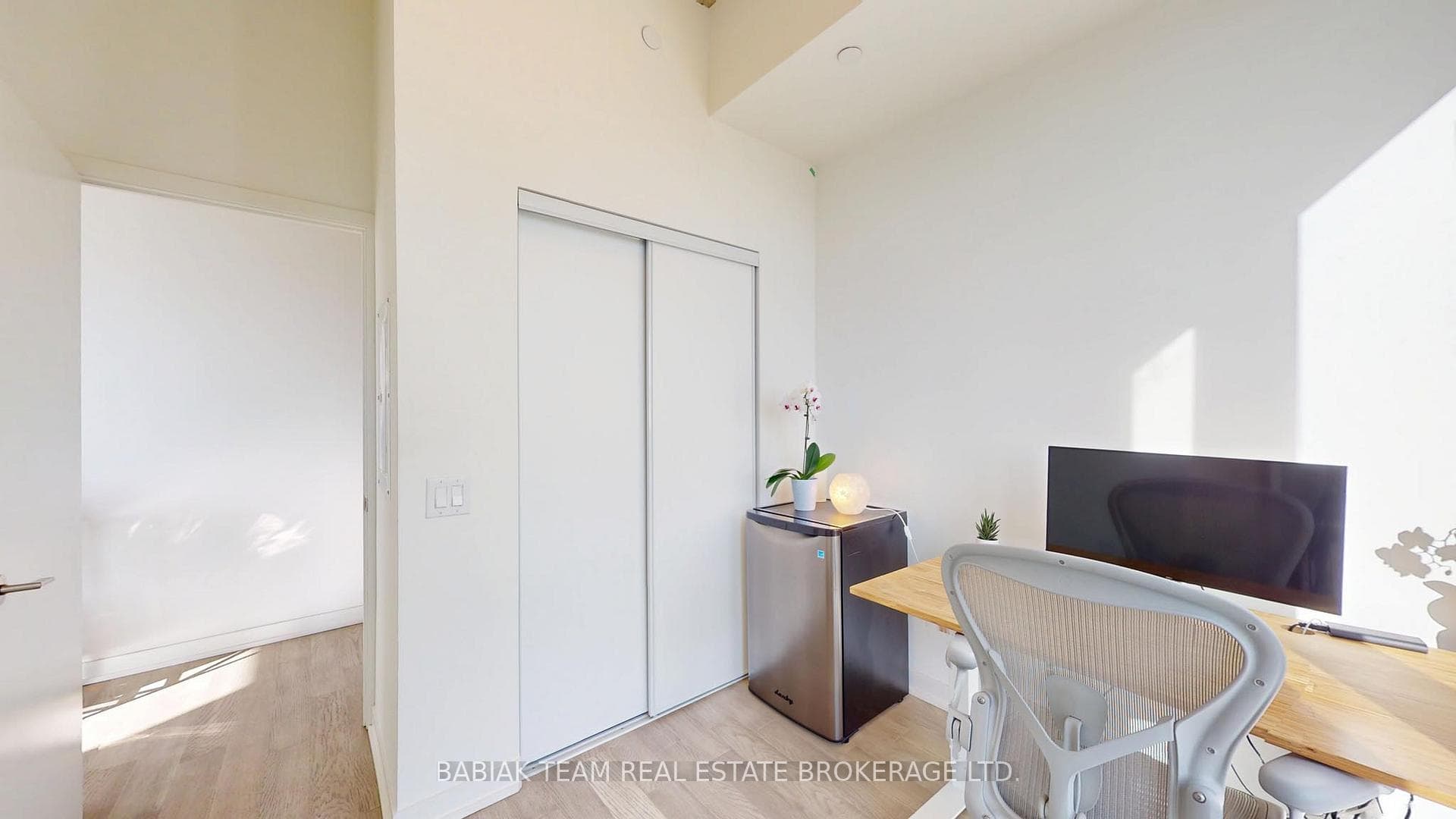 1808 St Clair Avenue Unit 1009 photo 18