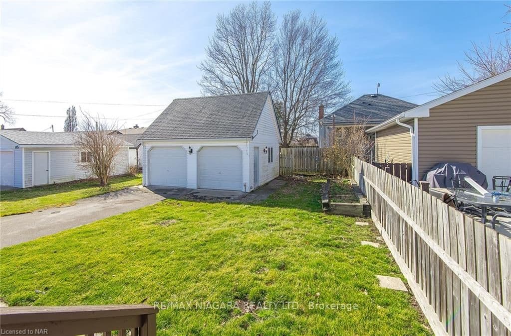 120 ELIZABETH Street photo 5