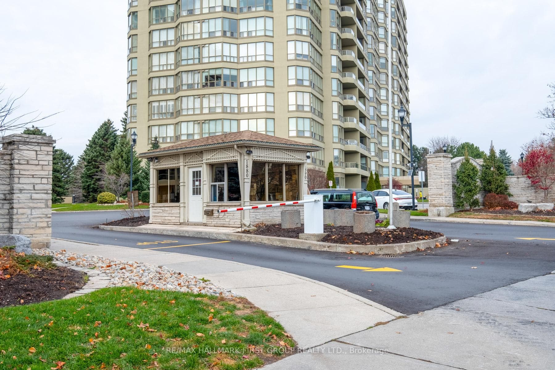 1890 Valley Farm Road Unit #501 photo 1