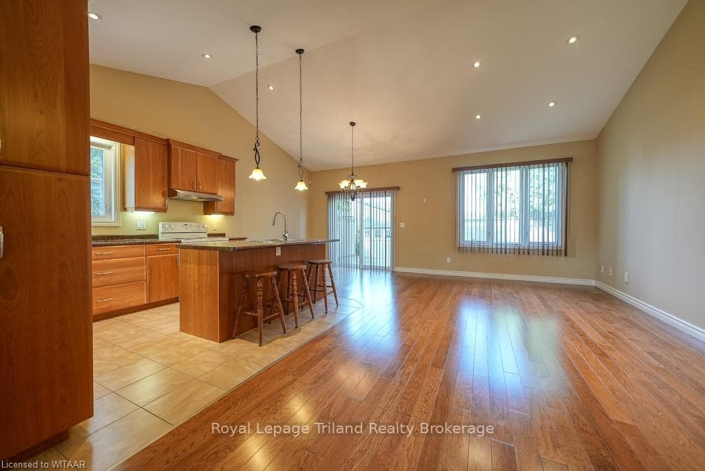 277 HURON Street photo 10