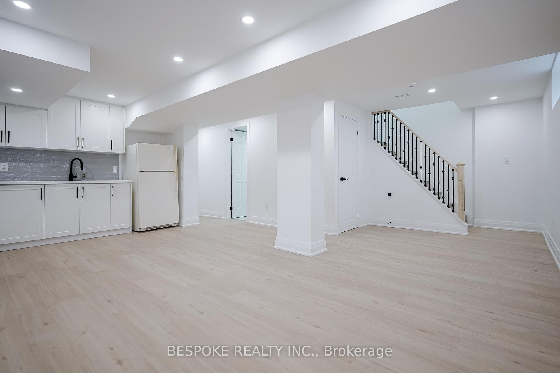 1110 Athol Street Unit Bsmt photo 1