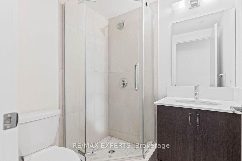 58 Lakeside Terrace Unit 618 photo 8
