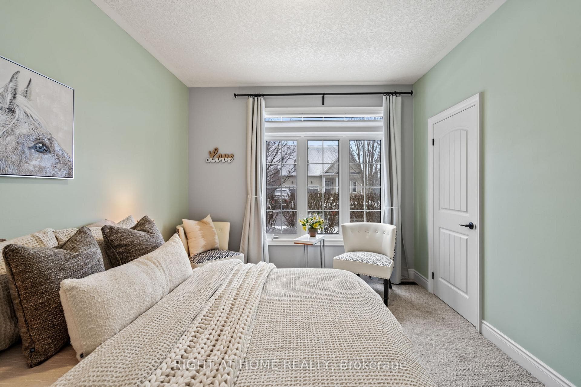 60 Jane Avenue photo 23